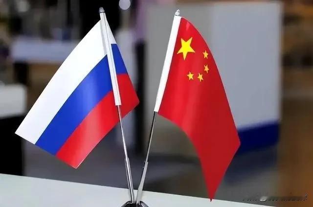 终于看懂我国为何始终不军援俄罗斯，俄专家一句点评，道破中俄关系的本质很多人