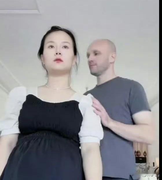 远嫁美国的女网红离婚翻车！之前天天拍“幸福甜蜜”，远嫁美国美好，生活安稳、老