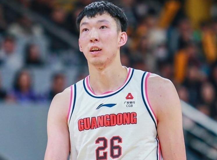 话说今年CBA能有这么多惊天大交易，还真得“感谢”一个人，那就是周琦。为啥呢？
