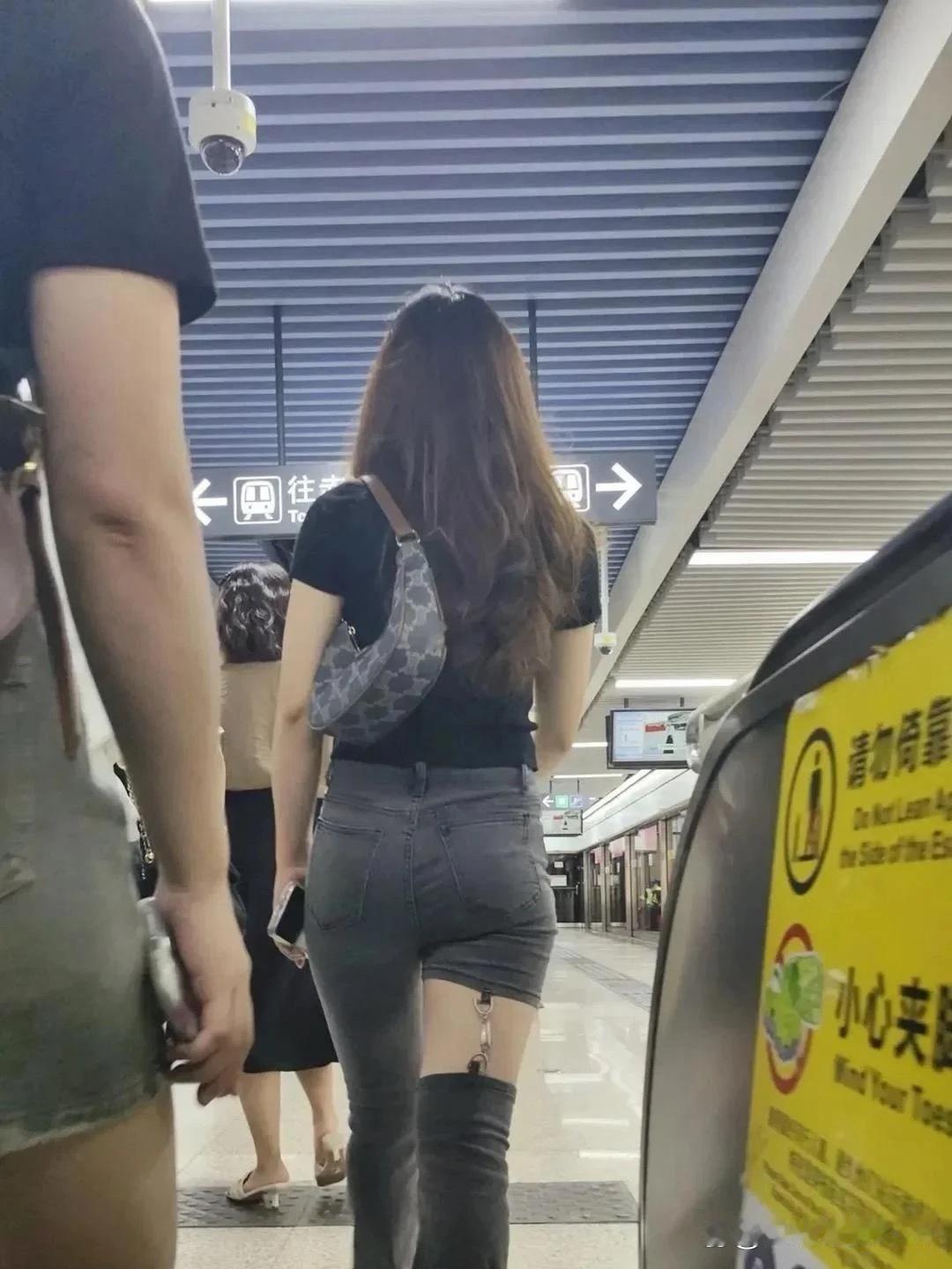 第一次见这种裤子，挺贵的吧