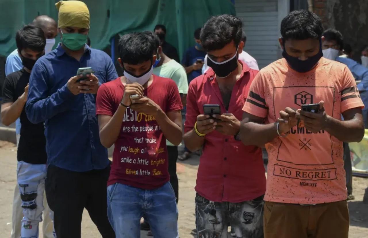 如果你还在靠出卖体力赚钱，这辈子几乎没有跨越阶层的可能。这话听着冷血又傲慢，但请