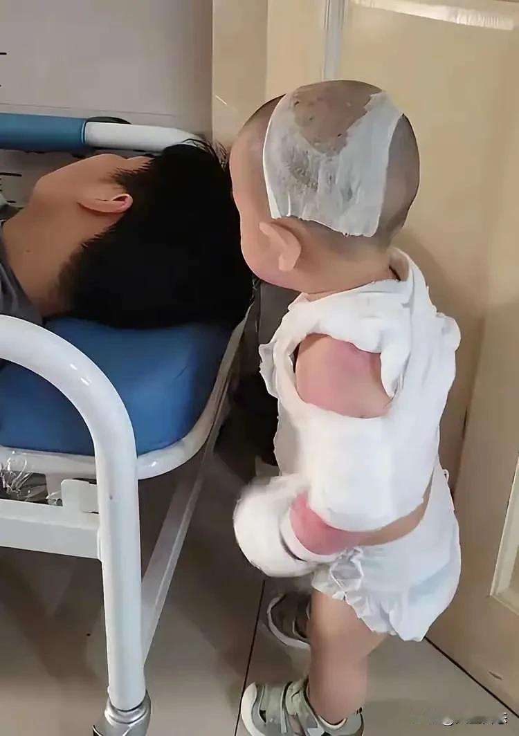 心凉了！以后孩子坚决不让婆婆带！如果不是视频为证，我是万万不敢相信：孩子被摔