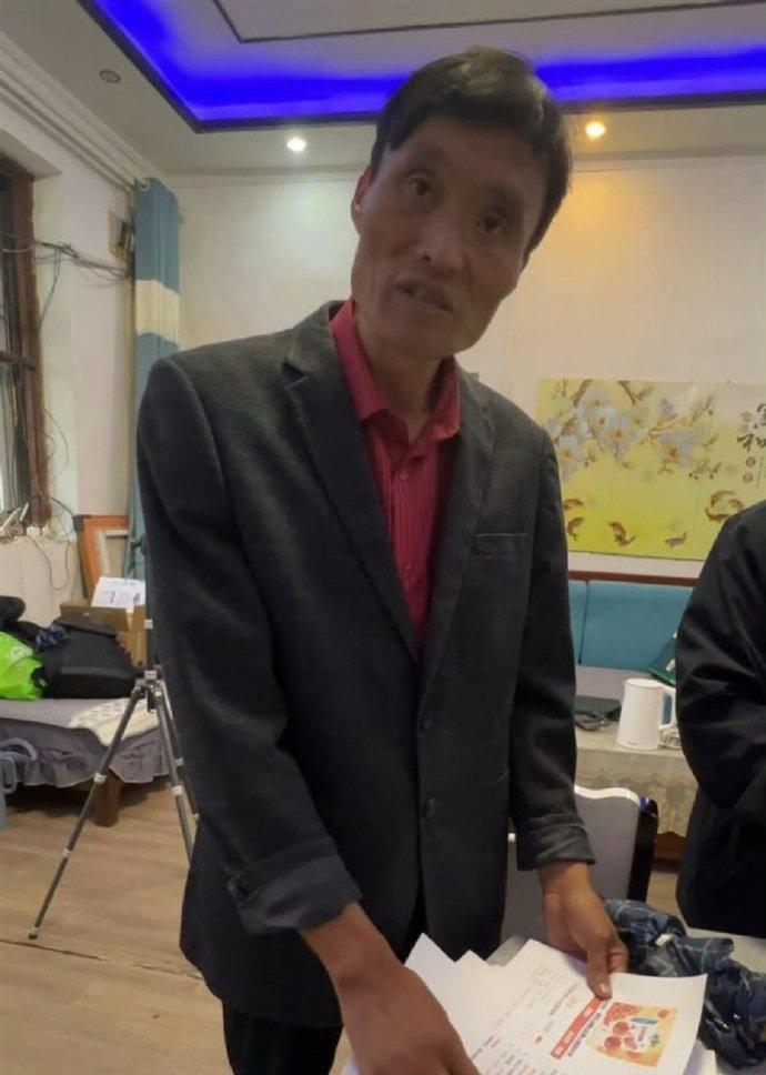 #拉面哥掉粉42.8万#平台把拉面哥推火了以后，对平台来说基本就没有什么价值，用