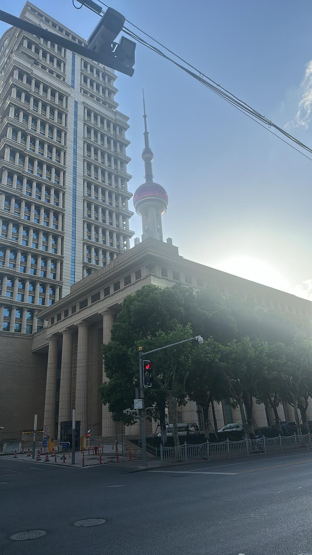 【琅河财经】未来核心资产一定是越来越高不可攀的。25年前普通中产可以咬咬牙在北上