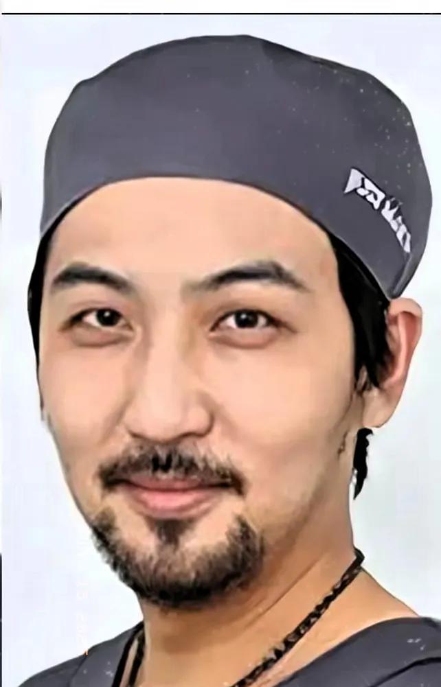 台媒之前报道他负面新闻时，李进良主动出来帮他澄清，还帮他联系了圈内人。李进良之