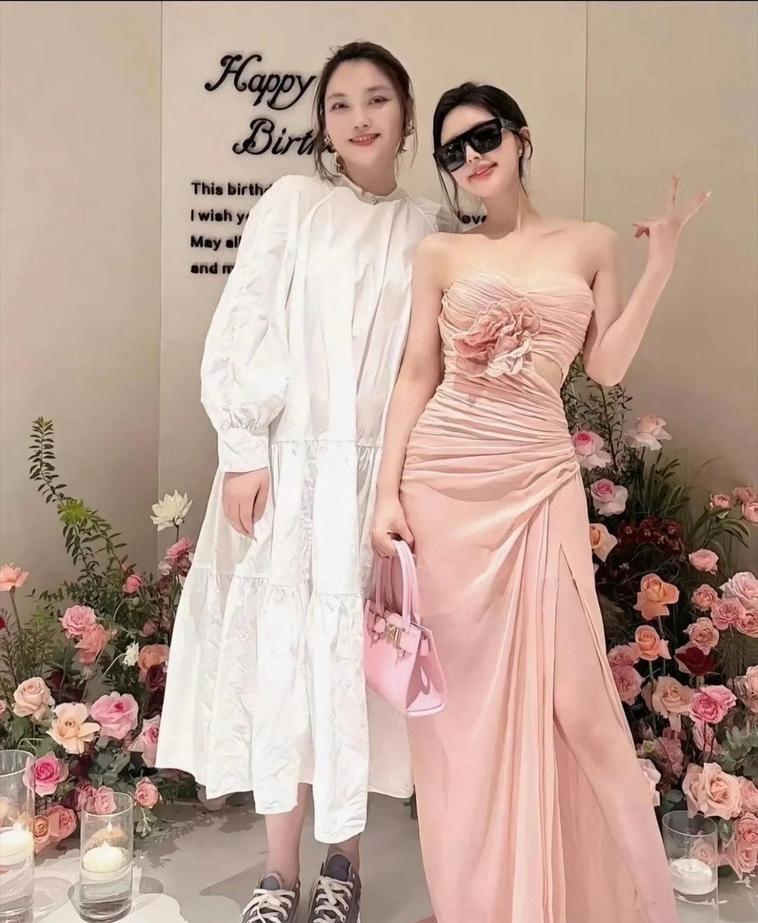 这个是赵露思吗，怎么变样了！？？​​​