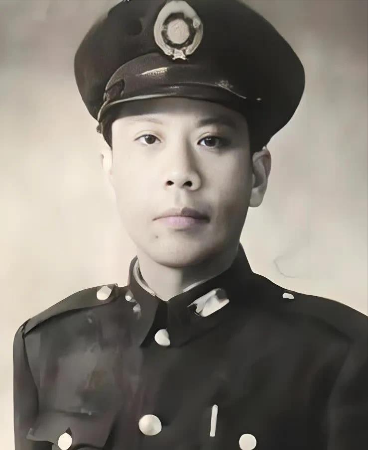 1948年，一位国军排长率领部下投诚。当他抵达登记处时，负责登记的文书