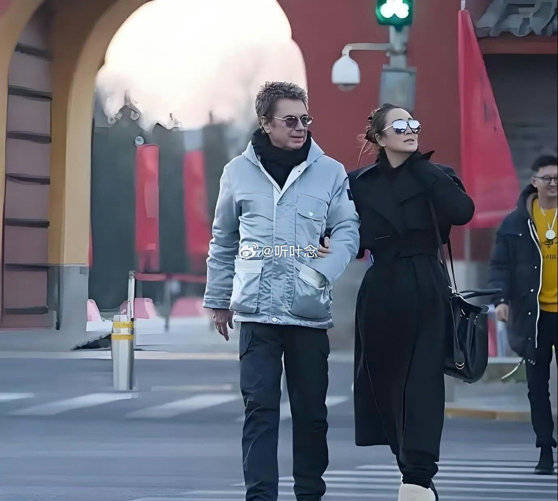 万万没有想到，女神的老公居然是一个老外，白瞎我看了十几年电视，现在才知道！