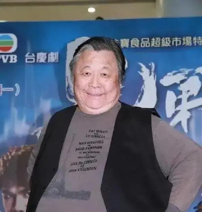 秦煌拍了110多部剧，在TVB干了40多年，帮大女儿还债掏了超过400万港币。卖