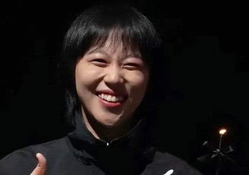 窦靖童迎来29岁生日，当天她选择以独处的方式低调庆祝，母亲王菲未现身庆生现场，窦