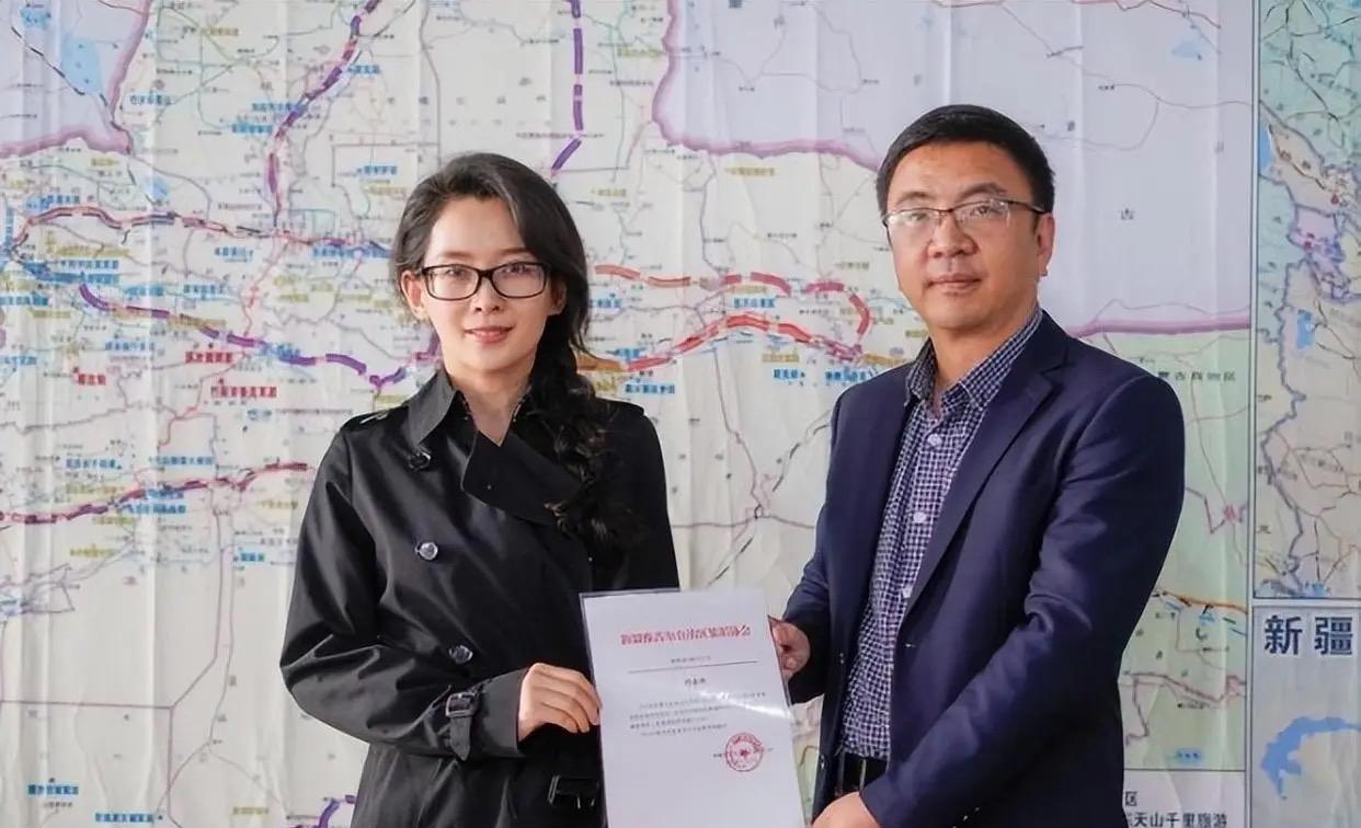 森林北删除了和汪峰的官宣视频，只剩自己独自美丽了。看了森林北所有的视频，发现他删