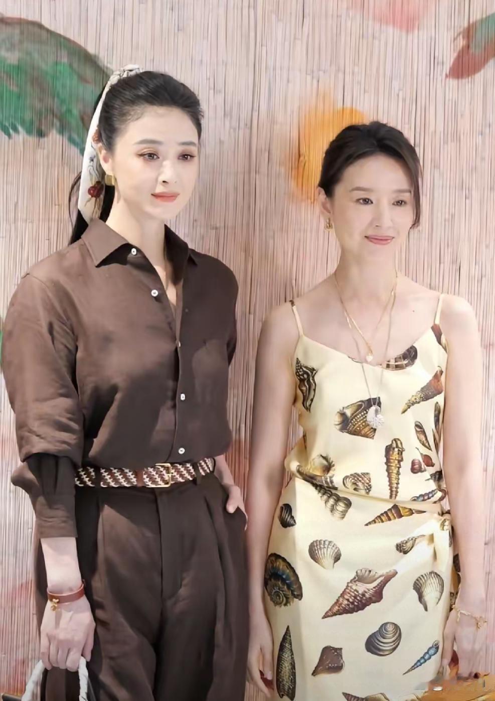蒋欣董洁难得同框，两位气质截然不同，同场画面氛围感十足，各有各的独特魅力。
