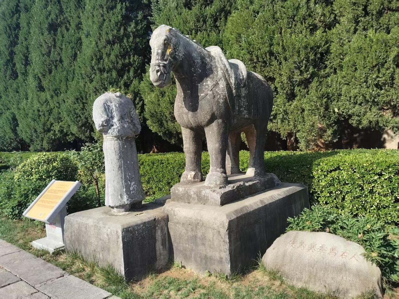 当朱棣和朱标在下面见面:朱标:老四，你也下来啦。朱棣: