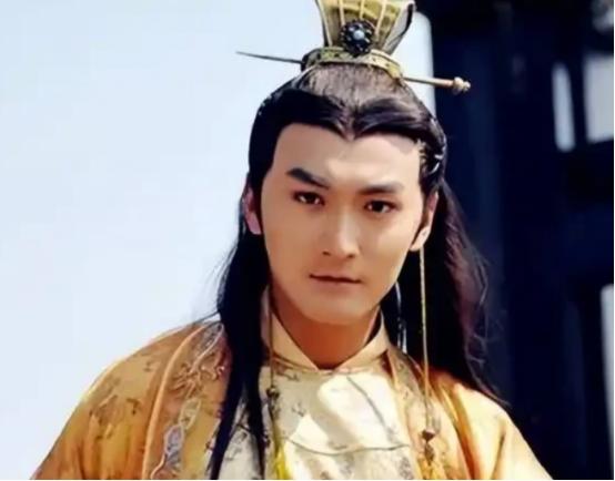 1620年，朱常洛刚登基，郑贵妃便献上10名绝色美人。朱常洛连幸数人，侍从跪地苦