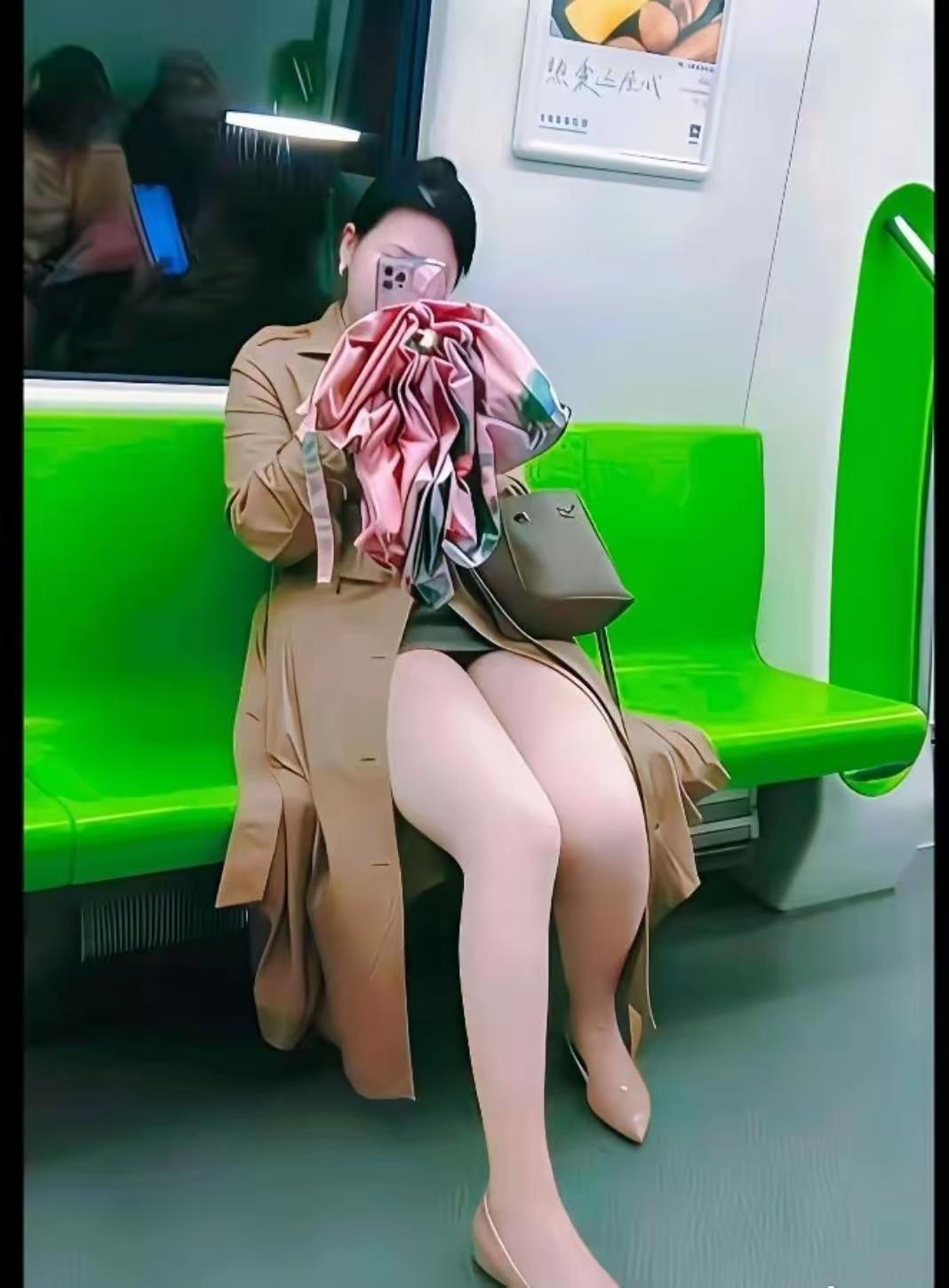张这被拍的感觉心里麻麻的，这是什么原因啊😦