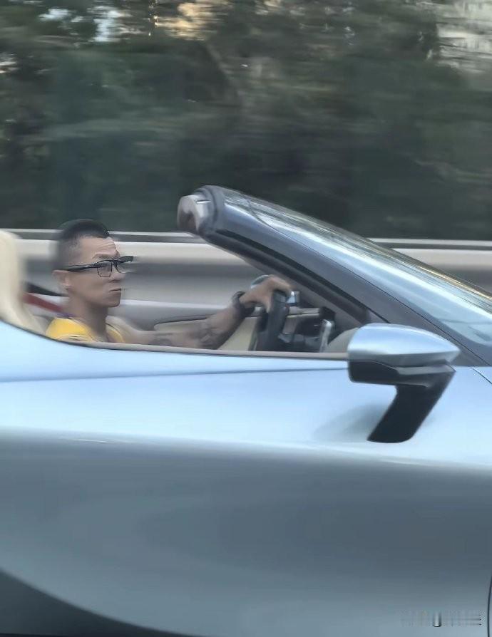 大家有没有怀念他的那句口头禅“这你受得了吗”？感觉他很久很久没出现了，突然看到