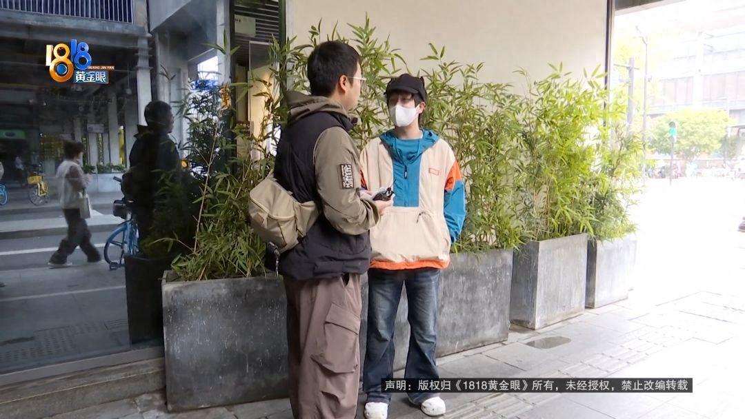 太恶心了！浙江杭州，一对情侣去吃夜宵，火锅马上都快吃完了，甚至连汤都喝过了，低头