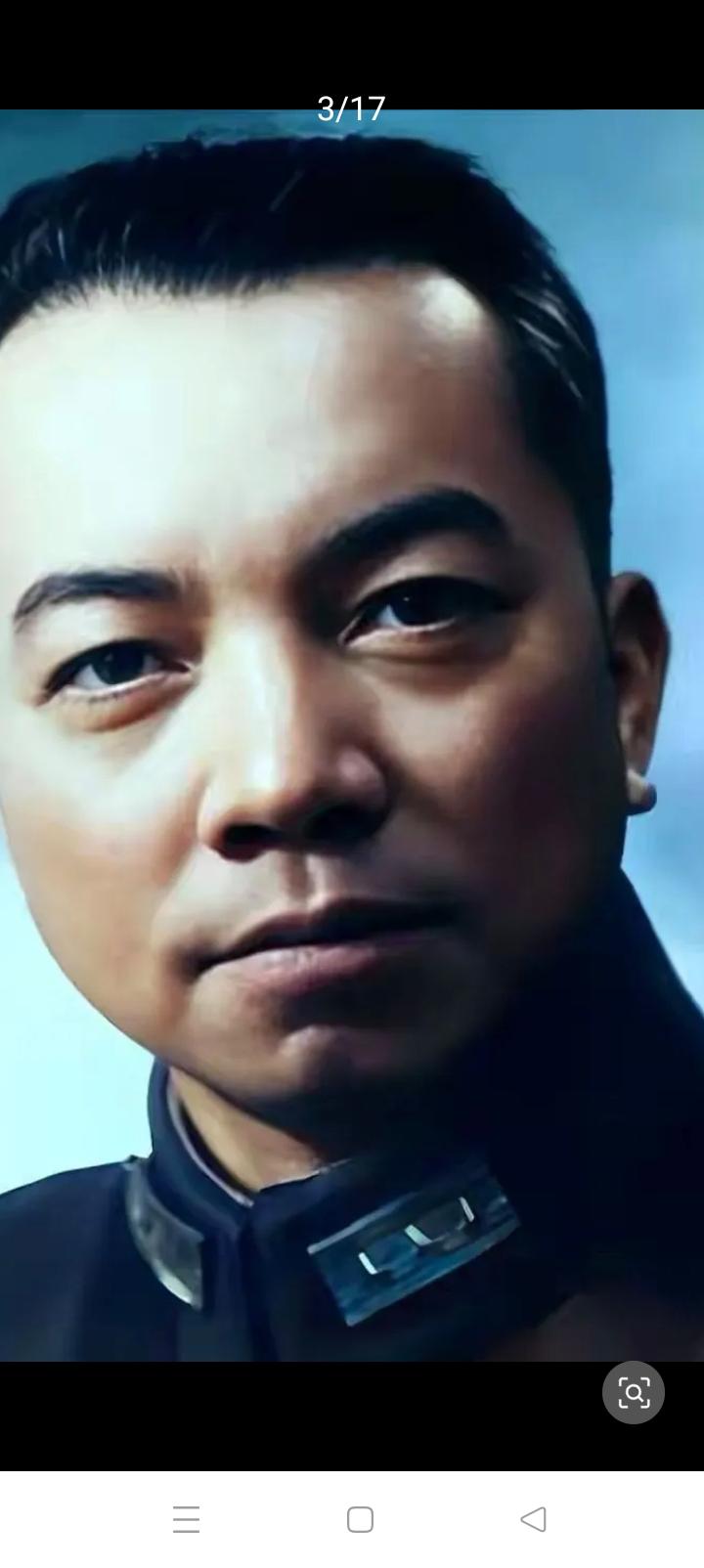 1933年李济深致电红军成立联合政府，即中华共和国。此刻他的19路军有6万精锐