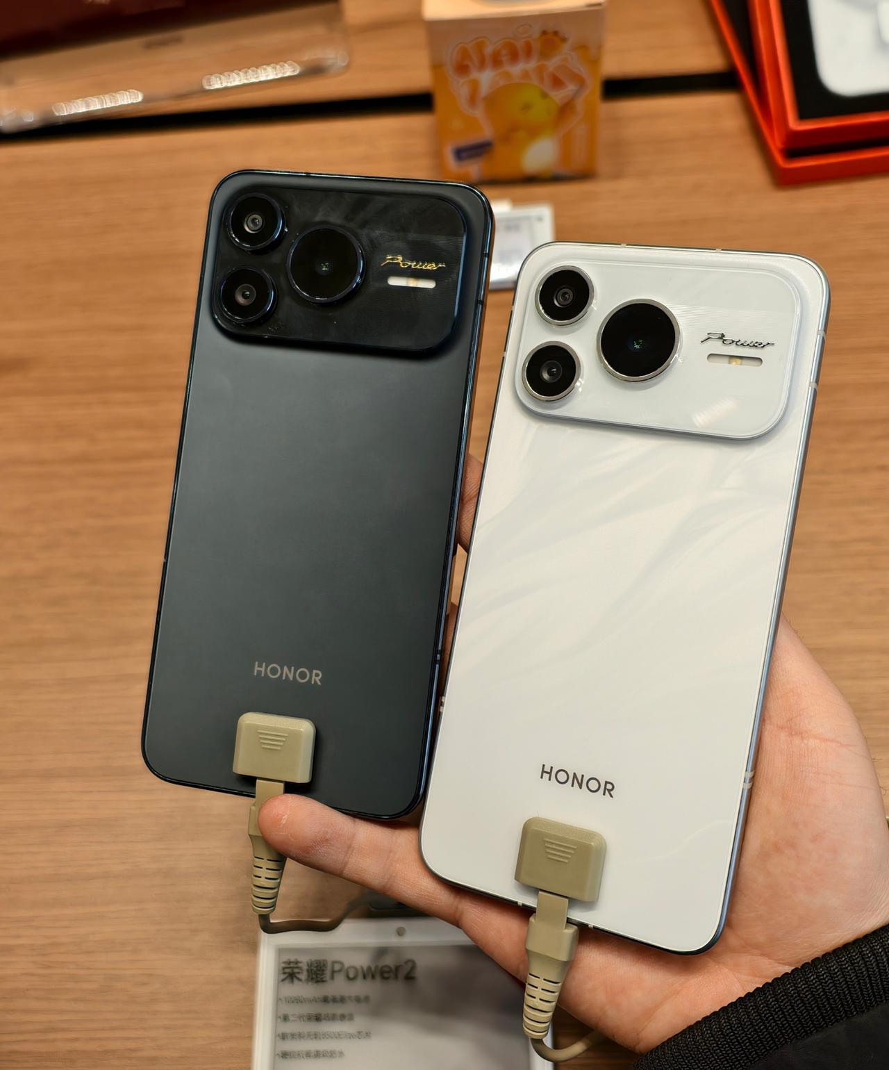 奉劝各位一句打算入手荣耀Power2的记得实际上手体验否则后悔来不及感觉