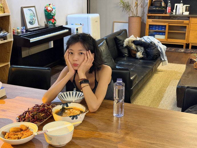 孙千经常请吃饭的漂亮姐姐​