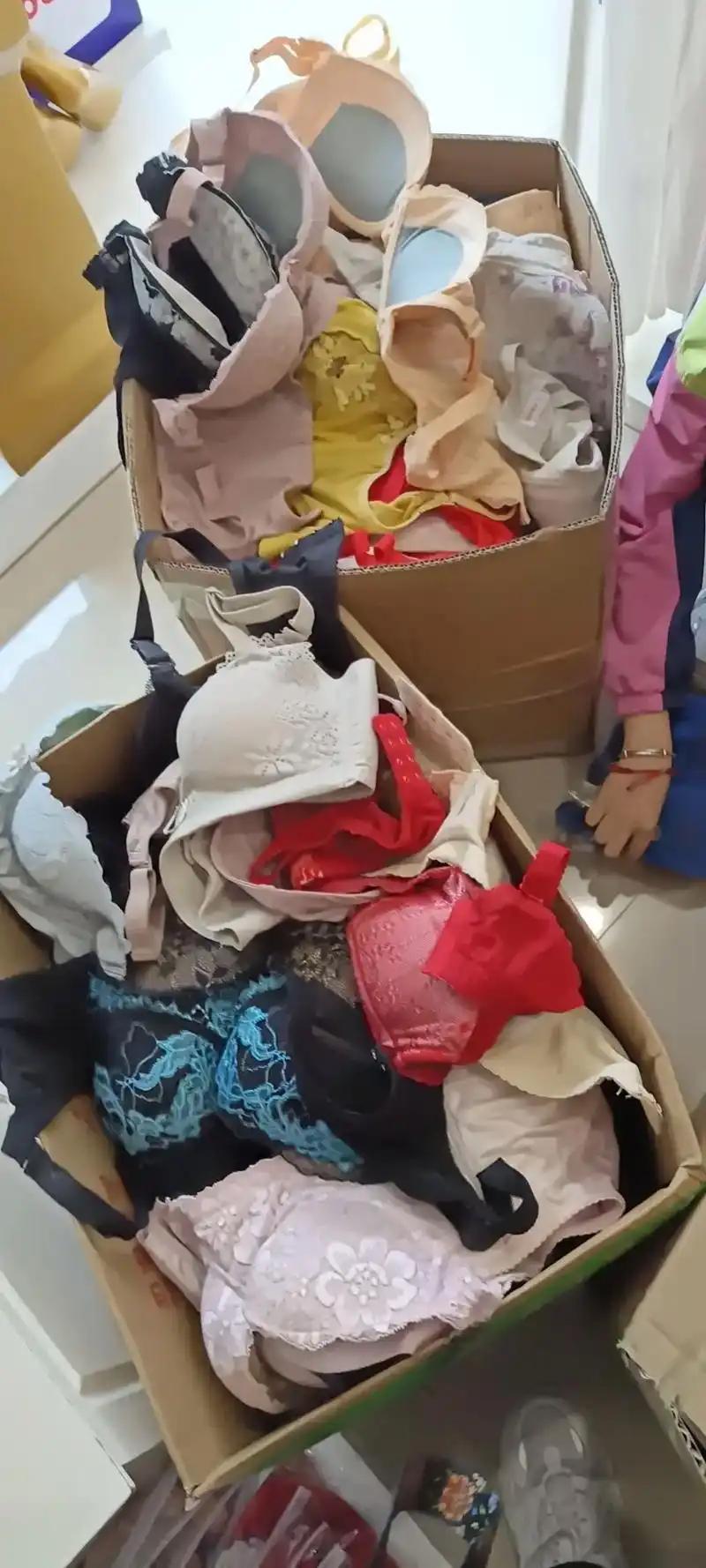 还好被邻居大哥给收走了。这些衣物全部丢垃圾桶有没有太可惜了，我劝老婆可以到闲鱼网