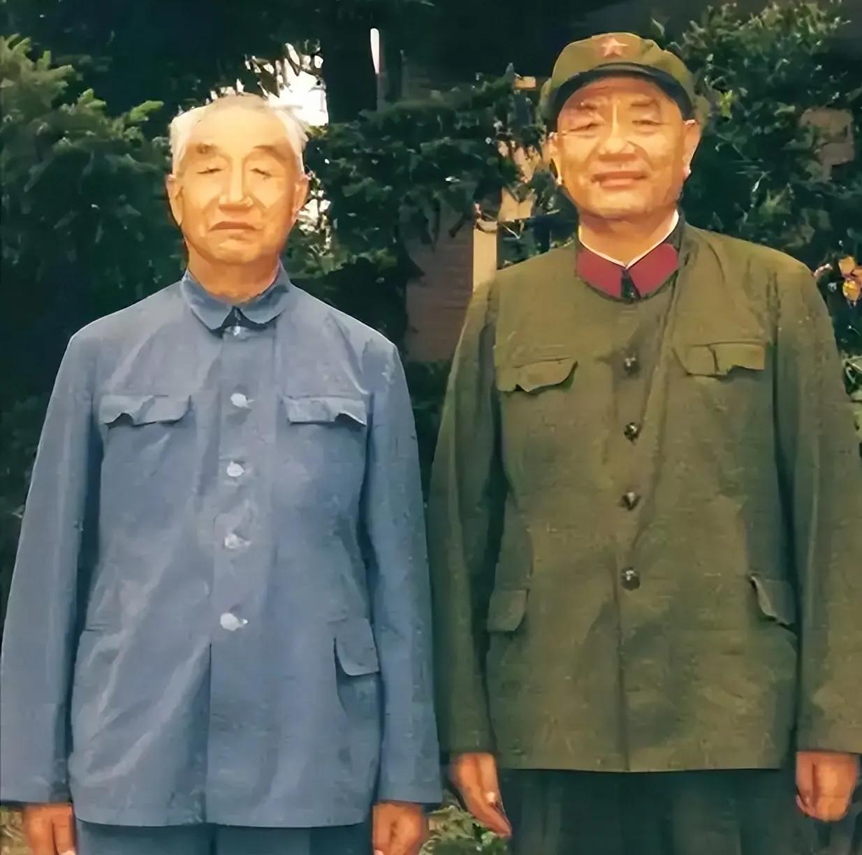 1982年，广州军区司令员尤太忠视察部队，见一副团长好生眼熟，暗骂一句大事不好，