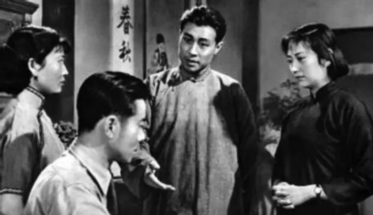 1967年，有宵小之徒获取了一份1932年的报纸，上面刊登了一则《伍豪等tuo