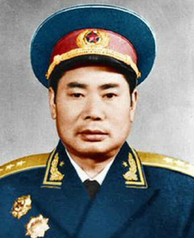 1971年，一位穿着破烂的老农民来到济南军区，他询问士兵道：“你们的杨司令在吗，