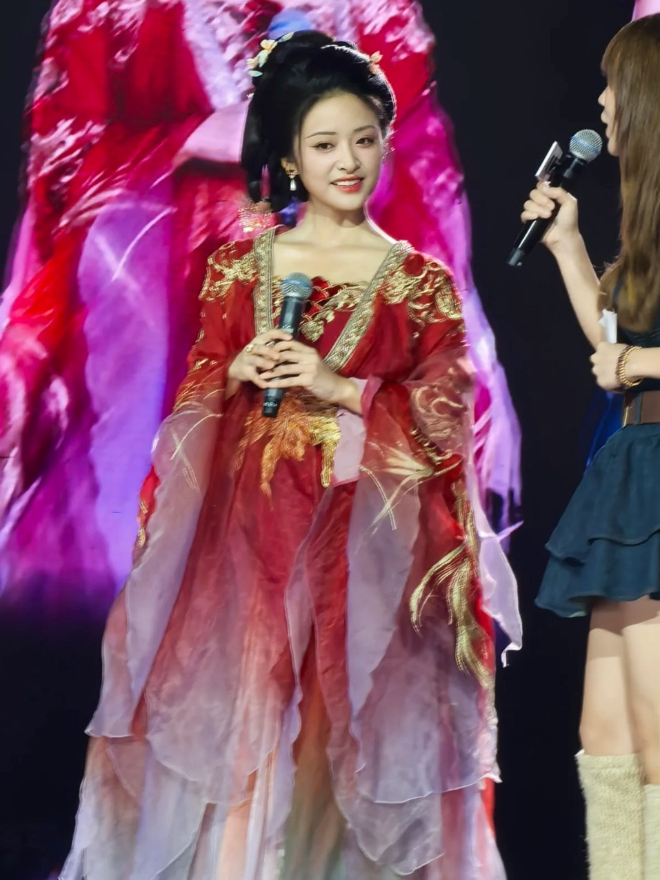 沈月你美成啥了！！沈月你美​​​