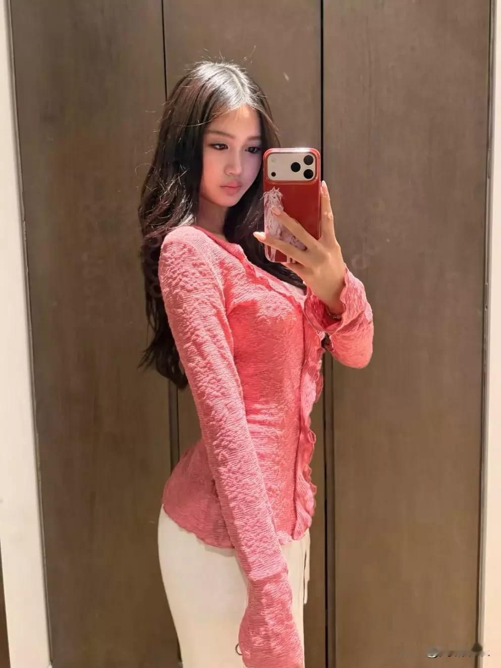 16岁考拉新春美照刷屏：钟丽缇基因太绝了！钟丽缇小女儿考拉这波操作太绝了！