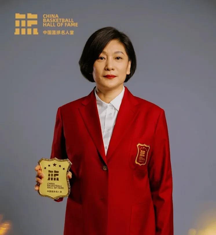 李昕犀利点评：女篮缺的不是人，是魂！前女篮名将李昕一针见血：中国女篮输日本，心