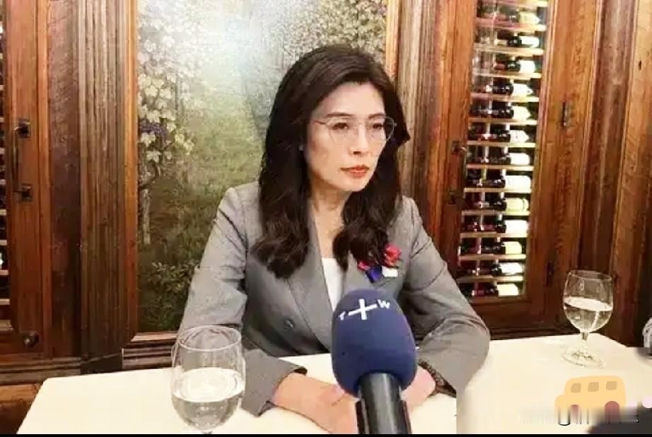 郑丽文这番自断后路的举动，实在让人难以认同。本以为在政坛精明强干这么多年，多