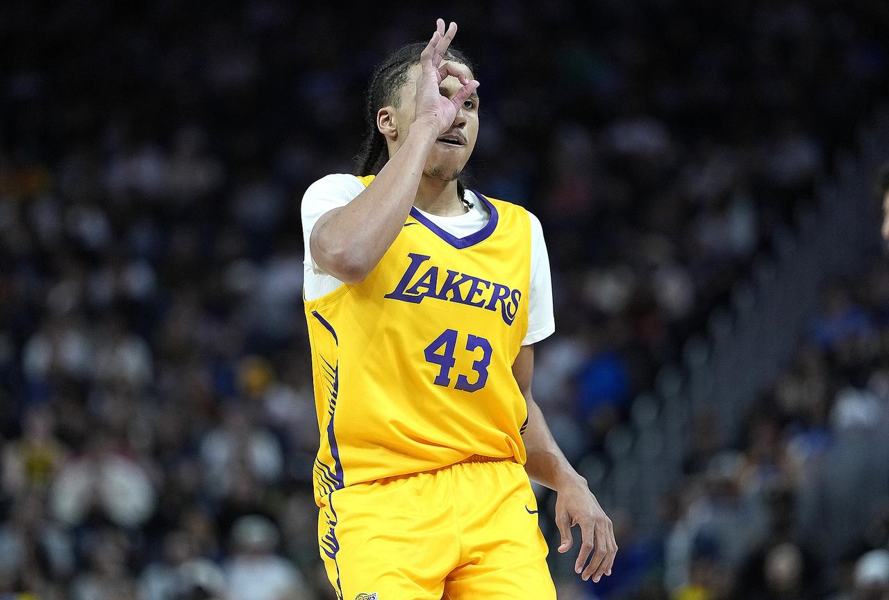 湖人新秀卡尔砍下26分8个篮板，赛后，卡尔说出心里话NBA夏季联赛湖人双加时以