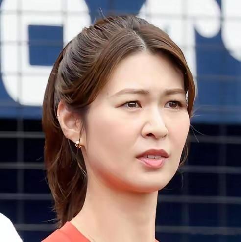 日本女排的天塌下来了。在参加天津举行的亚洲女排锦标赛前，日本女排就是抱着拿冠军的