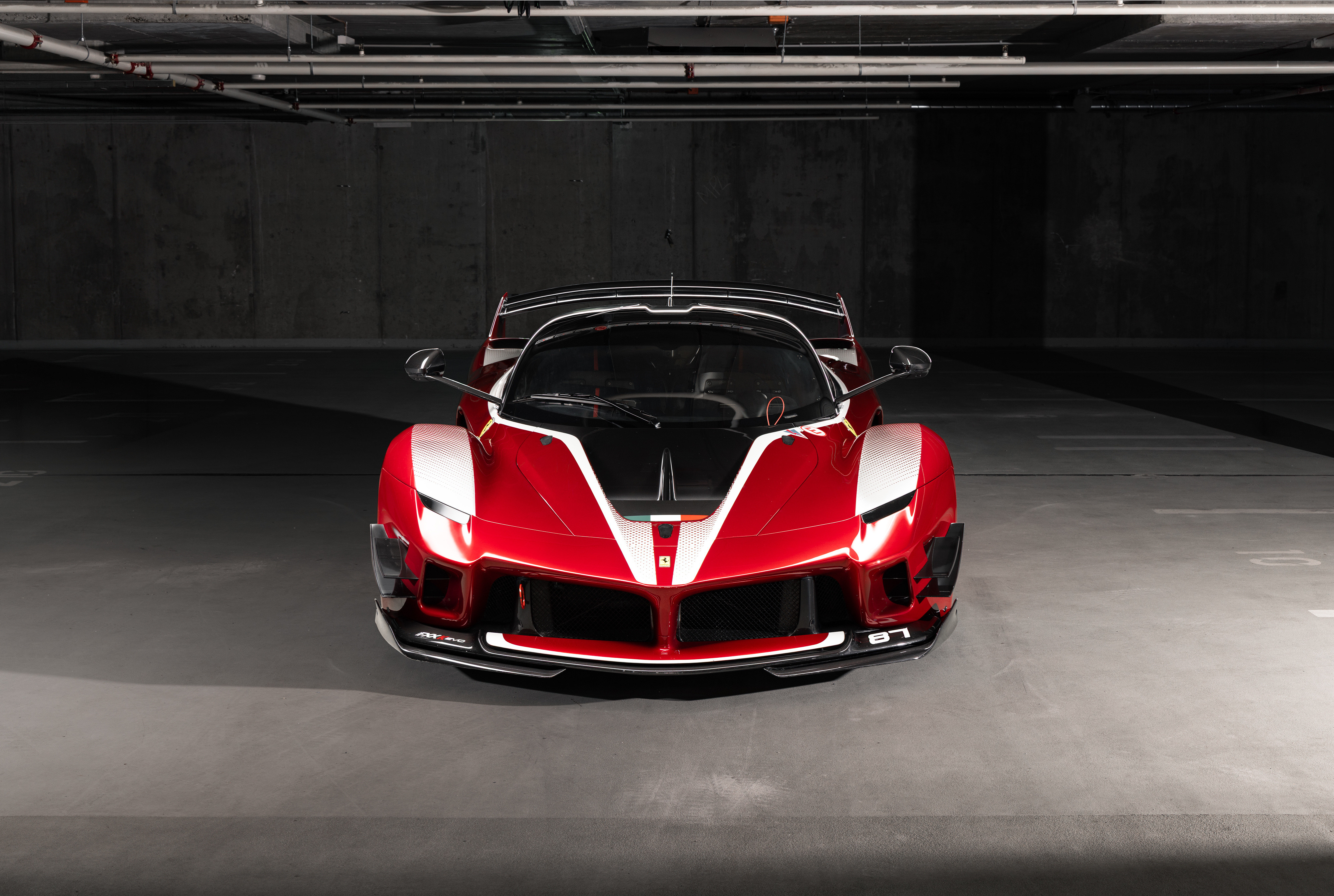 FerrariFXX-KEvo法拉利猜一猜现在要买一台法拉利FXX-KE