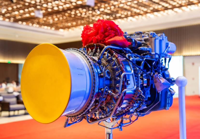 发动机中国有，但就是不造！光刻机中国有，就是不造！之所以进口，目的就给美西方赏饭