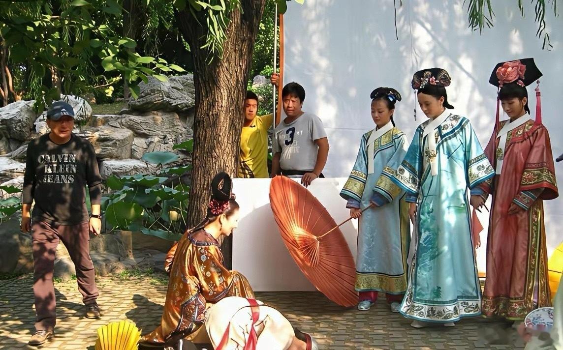 甄嬛传难怪会大爆，连当时路透图里的光影效果都那么美。