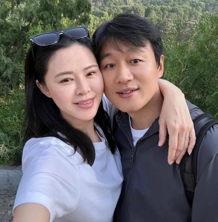 佟大为，堪称娱乐圈的“冻龄男神”，无论岁月如何流转，依旧保持着二十多岁的容貌和气