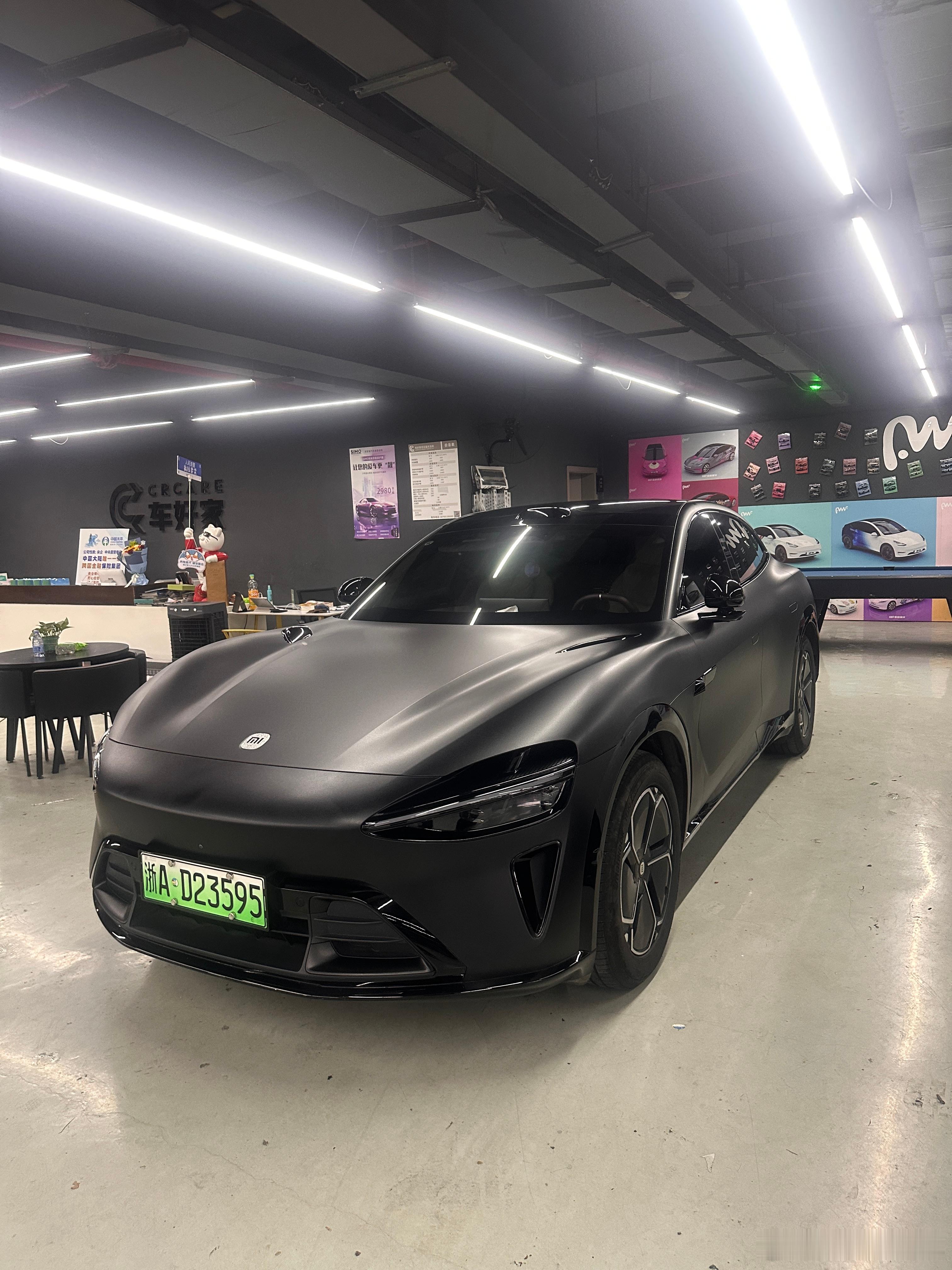 帅吗？哑光黑的YU7[doge]，澎程可以搞黑武士版本小米汽车​​​