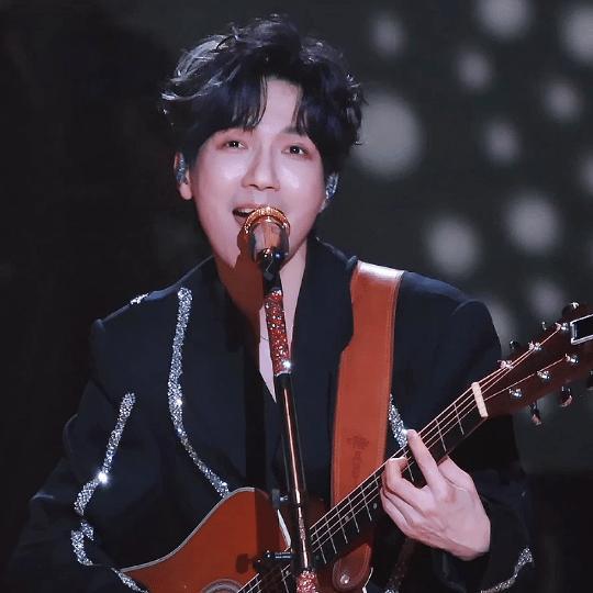 想让所有歌从陈楚生嘴里过一遍确实是我也这样想陈楚生唱商很高唱功更是