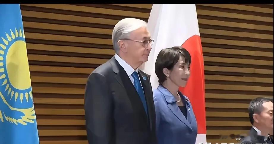 日本拉中亚领导人遭冷遇，哈总统突然站队，背后交易惹争议。日本邀请中亚五国总统访