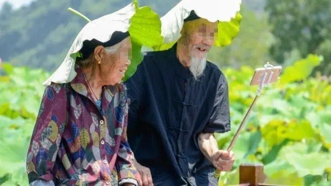 凤凰新闻【医生发现：能活到85岁的长寿者，大多在59岁，就不碰这8事了】说起长寿