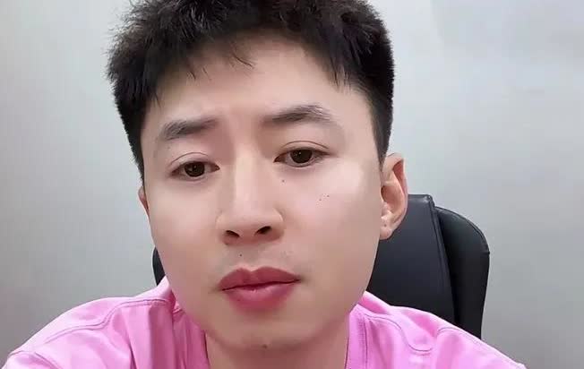 有人问方博，肖指导为什么不练你的反手？方博说，练了，我的反手上限就在这儿。你有特
