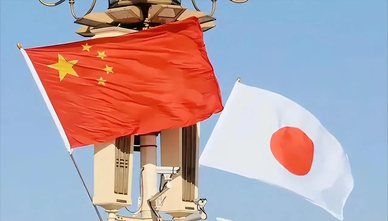 很多人以为，中国对日本是"生气了不想理人"。我倒觉得恰恰相反——日媒8月11日集