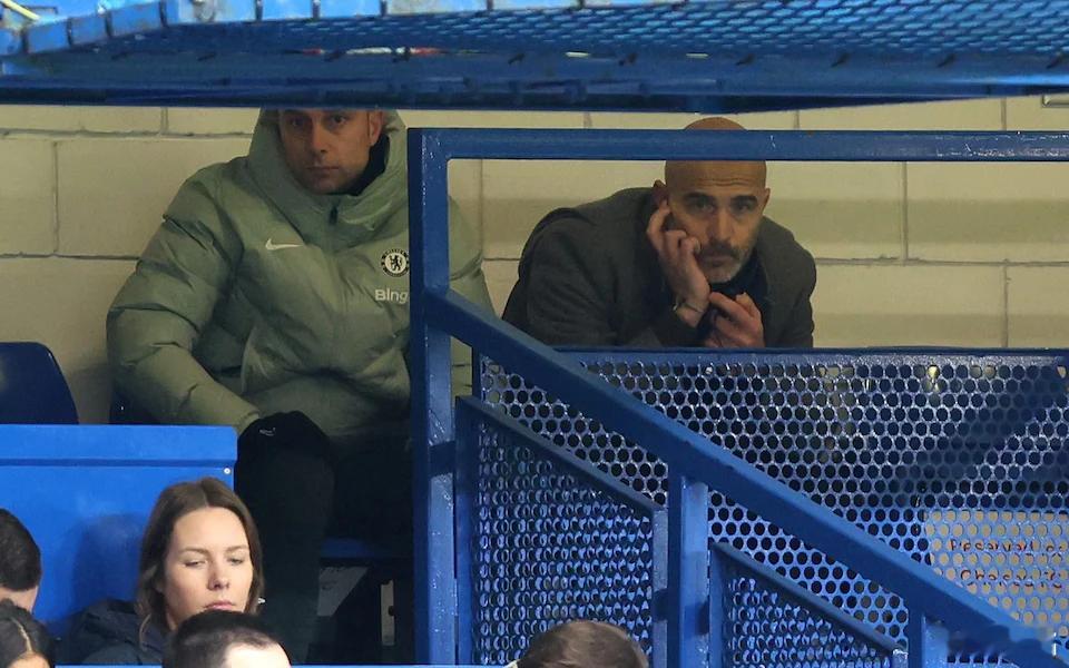 切尔西1比2阿斯顿维拉这场比赛的焦点话题毫无疑问是埃梅里的战术调整。赛后记者把