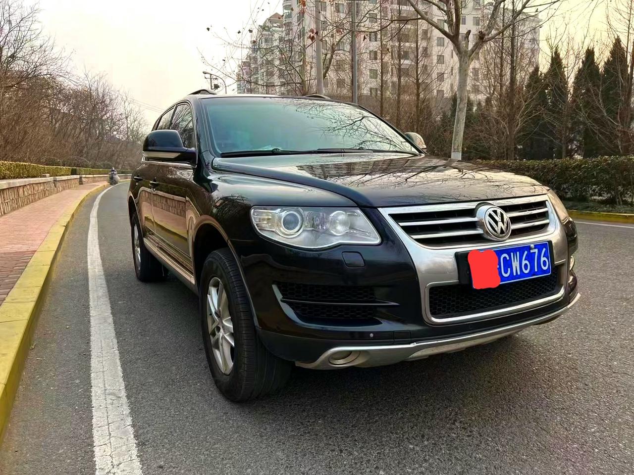 德国大众集团的高级途观？大众途锐初代末期款。说实话，这个车今天看来最值得夸耀的地