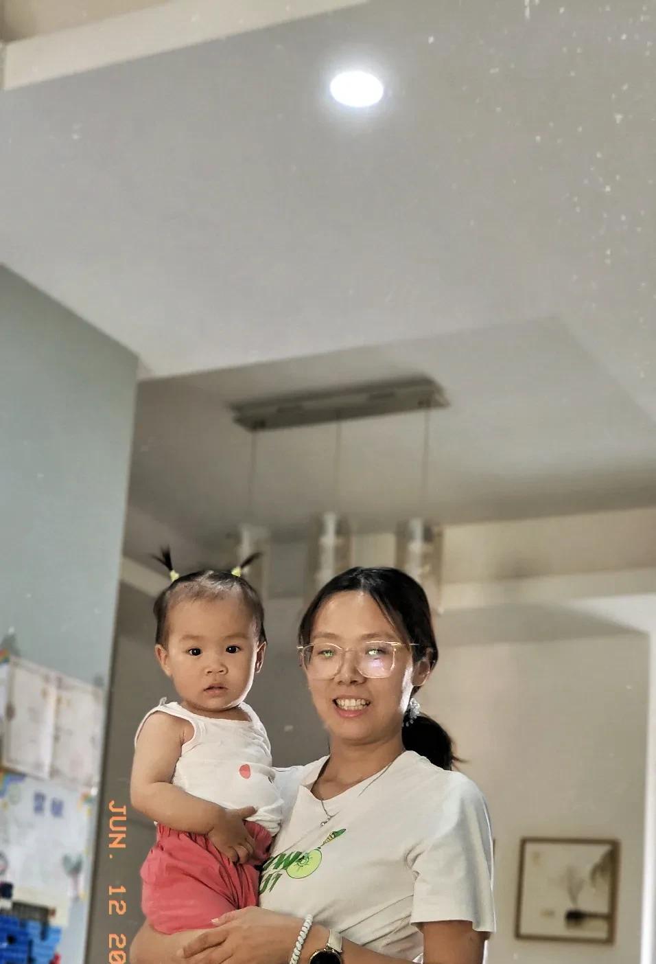 跟儿子比起来，我和儿媳话更多。晚饭是排骨和土豆，土豆是我儿媳特意买的。她