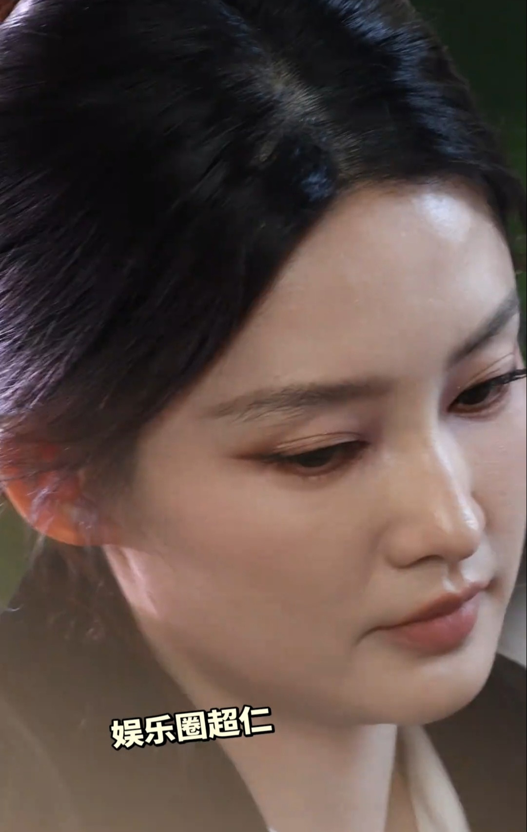 皮肤太好了，完全没年龄感，心态决定一切，李沁就是由内而外自然的美