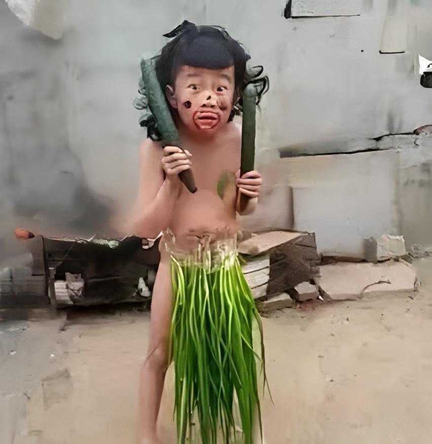 脑袋让瓜拍到瓜瓜响，两腿之间韭韭没有反应！瓜蛋摇胖动瓜