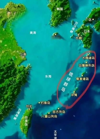 二战结束苏联很聪明，占了日本四个岛，在日本头顶上监控着日本。中国那时候太傻了，竟